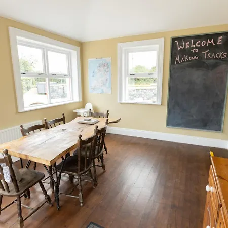 Vandrarhem Making Tracks *